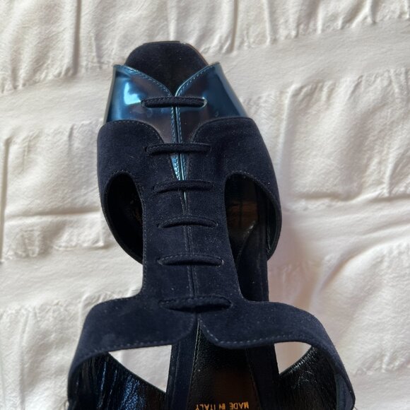 Like New: FENDI Deep Blue Suede and Patent Leather Pumps, Size: 38 1/2 - Picture 6 of 9